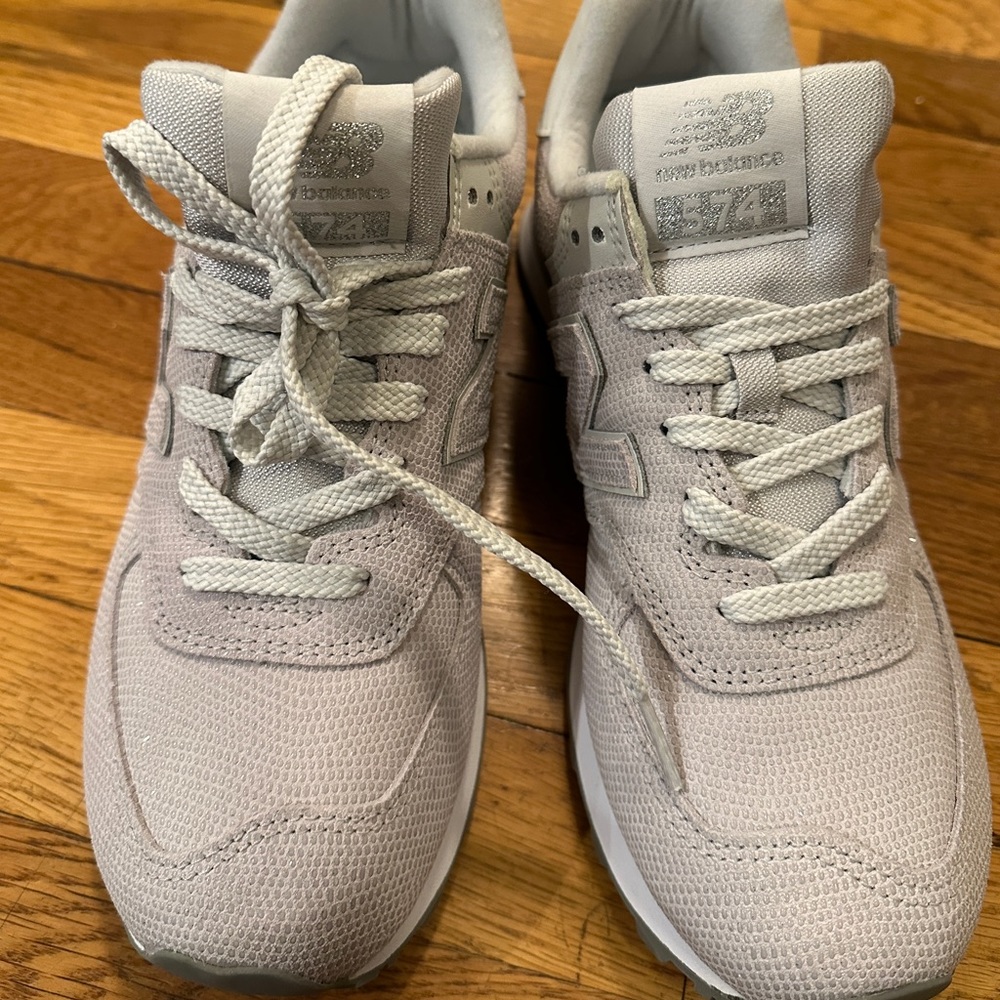 ✨ brand new never worn new balance 574 with glitter ✨